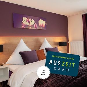 Zimmer mit Kingsize-Bett